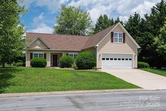 395 Running Briar Rd, Fletcher, NC 28732