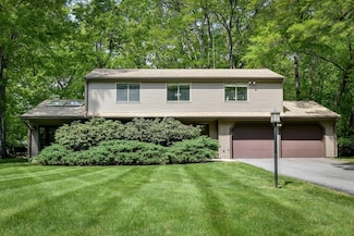 38 Stagecoach Dr, Ashland, MA 01721