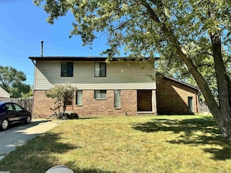 38615 Meadowdale St, Clinton Township, MI 48036
