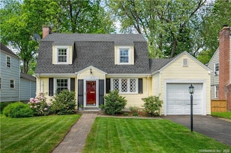 3 Farnham Rd, West Hartford, CT 06119