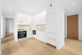 15 W 61st St Unit 9E, New York, NY 10023