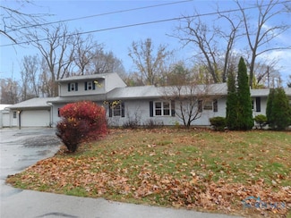 2906 Elmwood Dr, Sylvania, OH 43560