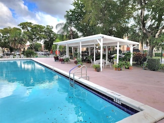 8120 SW 24th St Unit 212, North Lauderdale, FL 33068