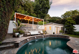 2518 Canyon Dr, Los Angeles, CA 90068