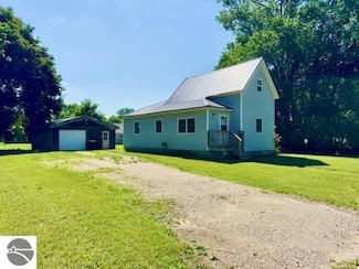219 Grafton Ave, Alma, MI 48801