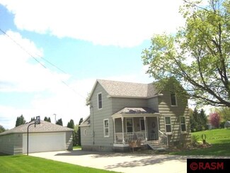 212 212 S Park St, St. Clair, MN 56080
