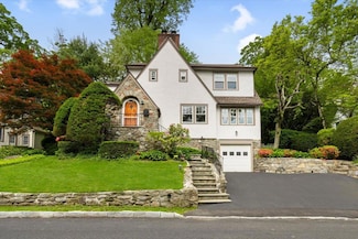 67 Walbrooke Rd, Scarsdale, NY 10583