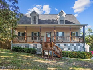 201 Wheeler Creek Rd, Sneads Ferry, NC 28460