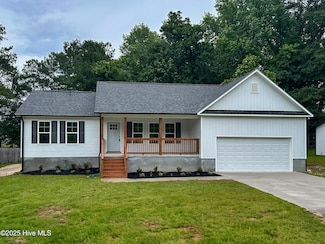 229 Spring Dr, Jacksonville, NC 28540