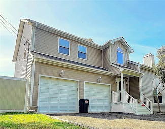 96 Magnolia Dr, Rocky Point, NY 11778