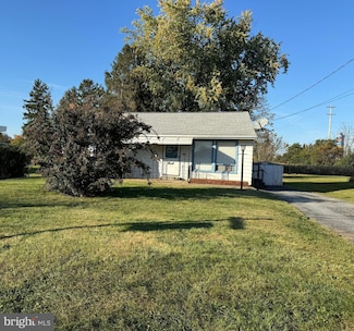17604 Woodlawn Dr, Hagerstown, MD 21740