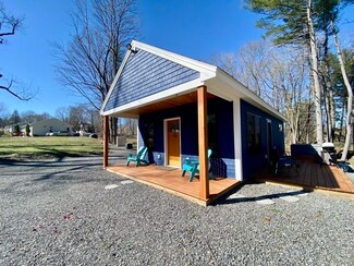 32 Cedar St, Gardiner, ME 04345