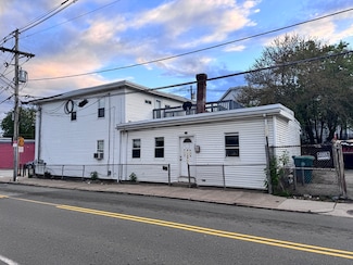369 Lawrence St Unit 1st fl, Lowell, MA 01852