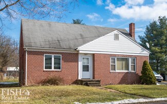 224 MacKeyville Rd, Mill Hall, PA 17751