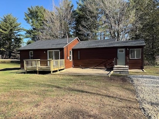 10301 N 45th St, Augusta, MI 49012