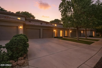 7401 W Arrowhead Clubhouse Dr Unit 2075, Glendale, AZ 85308