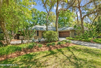 1937 Lakeside Dr N, Fernandina Beach, FL 32034