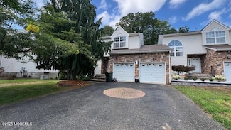 33 Kinglet Ave, Marlboro, NJ 07746