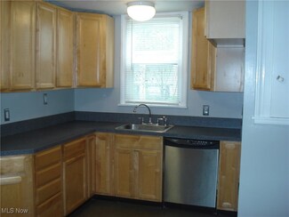 3702 Woodridge Rd, Cleveland, OH 44121