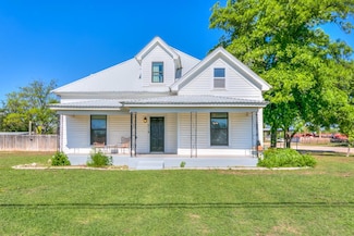 511 Elm St, Sterling City, TX 76951