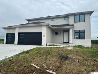 20714 Vernon Ave, Elkhorn, NE 68022