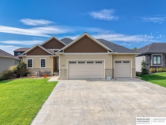 5851 Opus Dr, Lincoln, NE 68526