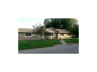 344 E Monroe Ave, Garnett, KS 66032