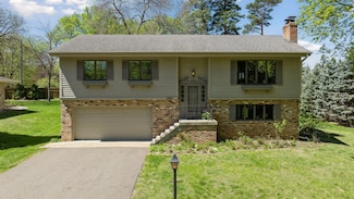 3400 Rainbow Dr, Minnetonka, MN 55345