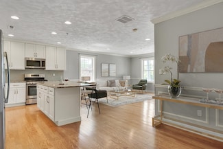 15 Church St Unit 201, Wilmington, MA 01887