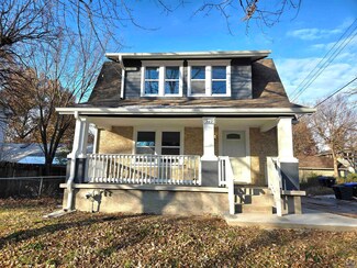 2112 SW Huntoon St, Topeka, KS 66604