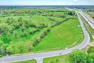 300 Bluff Creek Pkwy, Bargersville, IN 46143