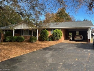 797 Sedge Garden Rd, Kernersville, NC 27284