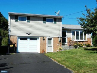12 Clay Slate Rd, Oley, PA 19547