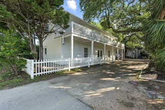304 1st Ave N, Myrtle Beach, SC 29577