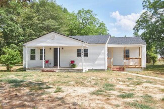 5689 Godwin Lake Rd, Benson, NC 27504