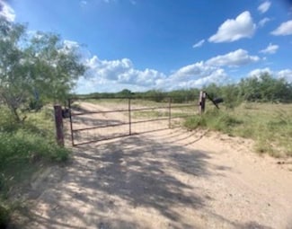 138 Ranch Rd, Laredo, TX 78046