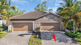 9052 Glenforest Dr, Naples, FL 34120