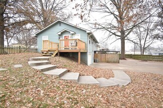 1201 Thompson St, Excelsior Springs, MO 64024