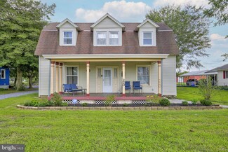 220 Delaware Ave, Harrington, DE 19952