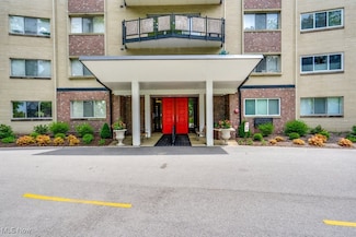 255 N Portage Path Unit 213, Akron, OH 44303