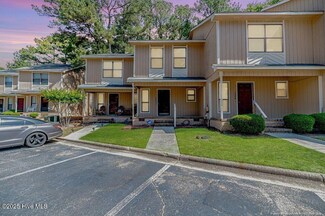 1252 N Forest Dr, Fayetteville, NC 28303