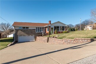 2200 Lindalan Dr, McKeesport, PA 15135
