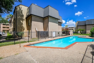 8429 Hearth Dr Unit 27, Houston, TX 77054