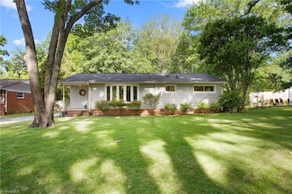 2909 Shamrock Dr, Greensboro, NC 27408