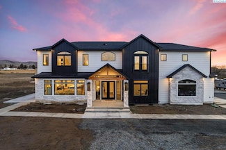 160 Serenity Ln, Yakima, WA 98901