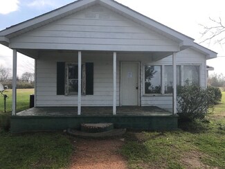 553 Berry St, Frisco City, AL 36445