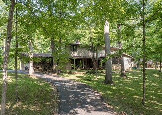 6243 Hillcrest Ln, Indianapolis, IN 46220