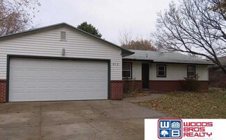 813 E 5th St, Stromsburg, NE 68666
