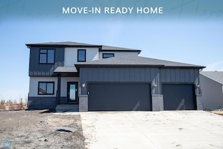 10202 Burgundy Dr, Horace, ND 58047