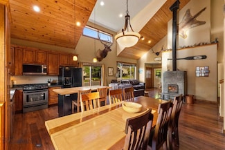 702 Nebula St, Livingston, MT 59047